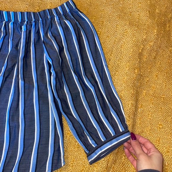 Blue and Grey Express Off the Shoulder Blouse - Picture 2 of 7